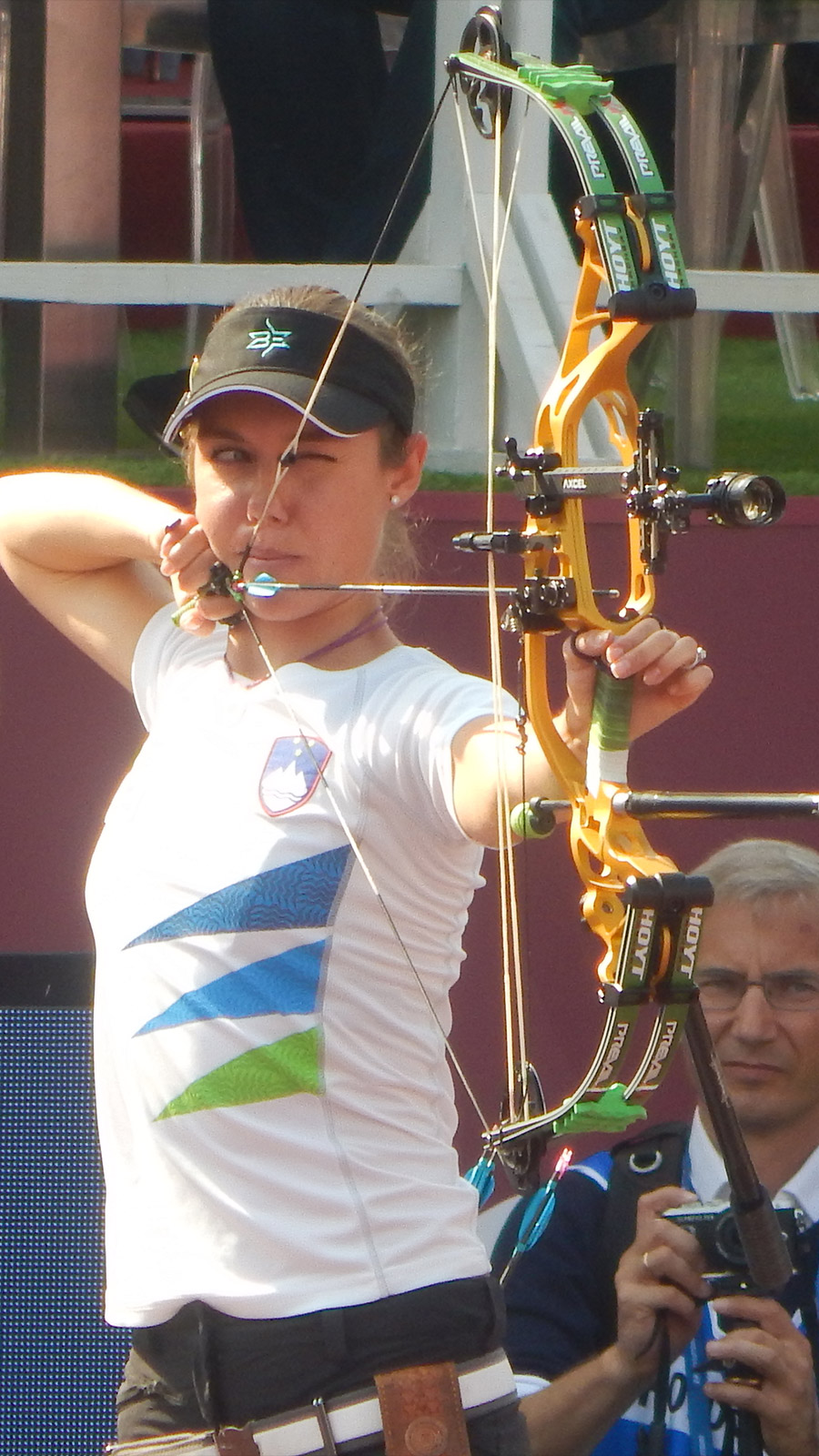 2019 Archery World Cup Final in Moscow. Women's compound. Author: Oleg Bkhambri (Voltmetro) - cutted
